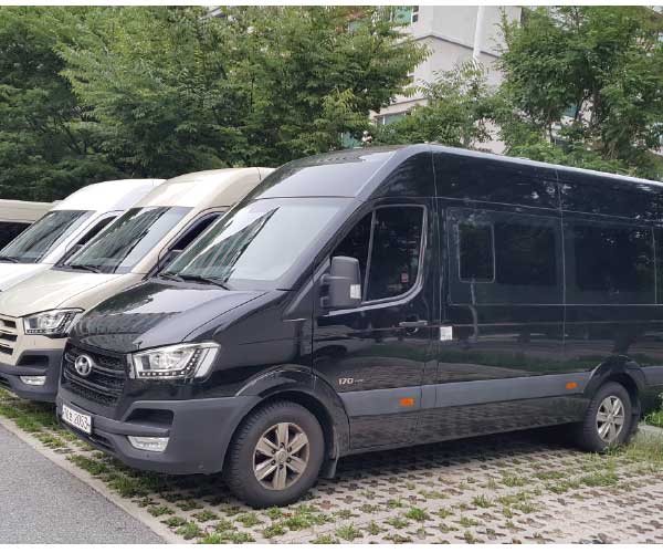 mini bus rent